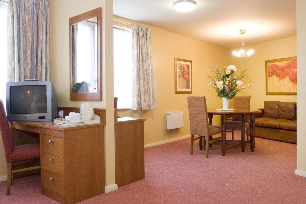 The Fairway Hotel Barnsley Room photo
